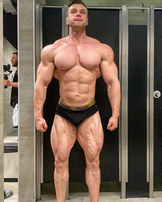 Meet Dmitrii Vorotyncev: The Man With The Tiniest Waist In The World Of  Bodybuilding